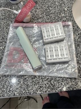 Dermaflash Replacement Heads & Mint Handle Set